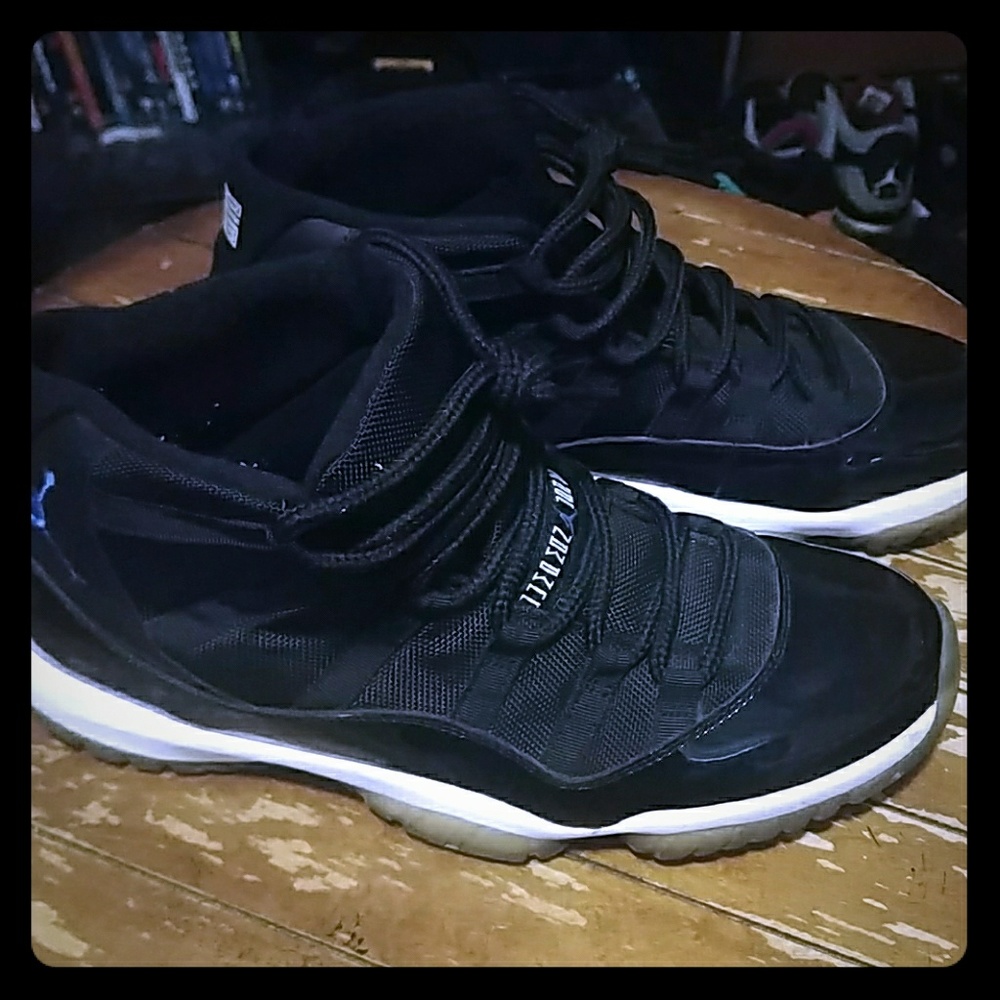 Jordan 11 Space Jam